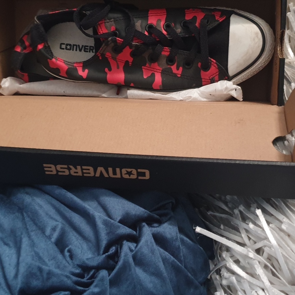 Tennis Shoes